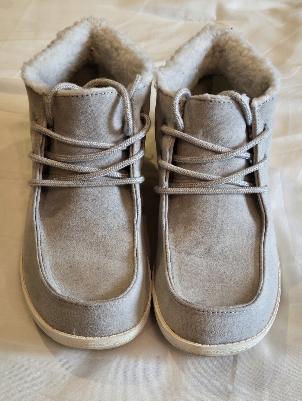 Womens Cozy Lace-Up Boot in Light Gray